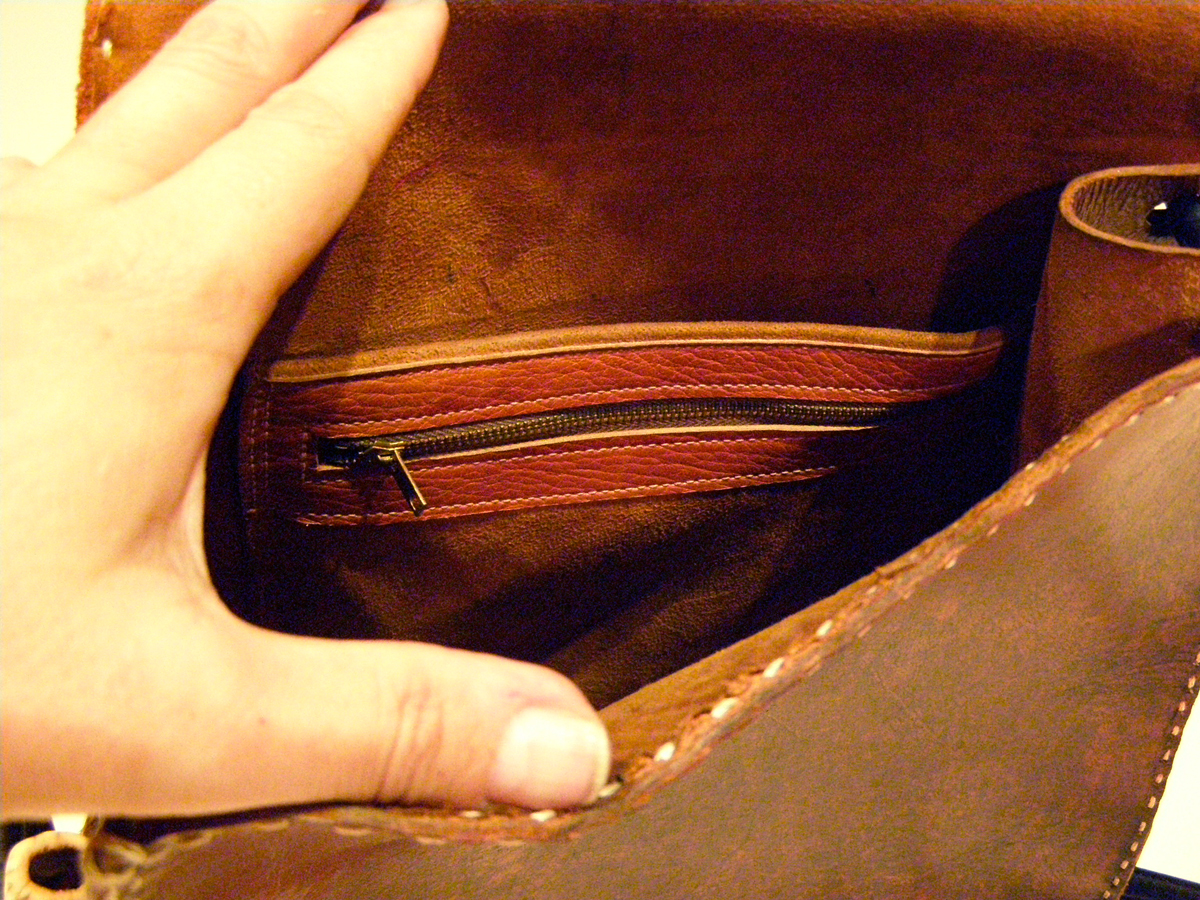 Inside Zipper of Vintage Modernist Bag