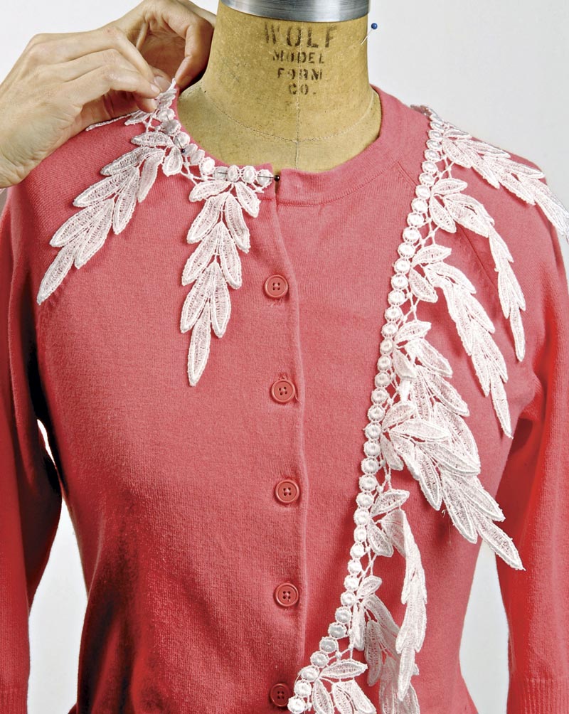 Pin the lace to fit