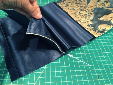 lining envelope clutch