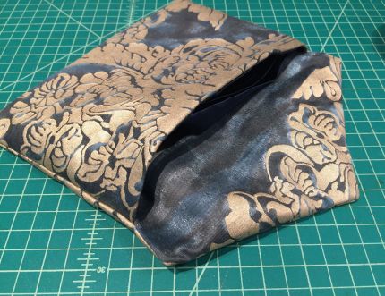 sew envelope clutch