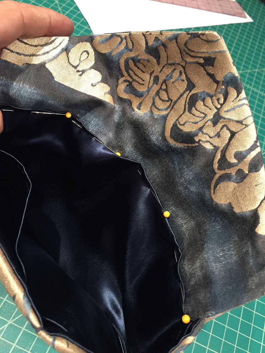 sew envelope clutch