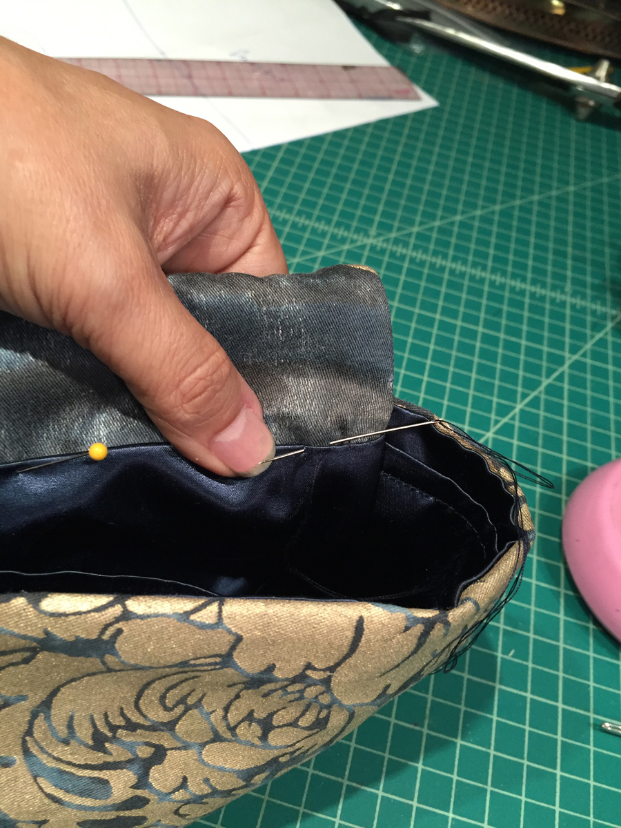 sew envelope clutch