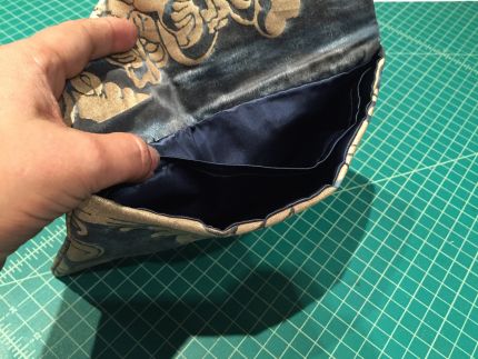 make a jewelry bag using Fortuny
